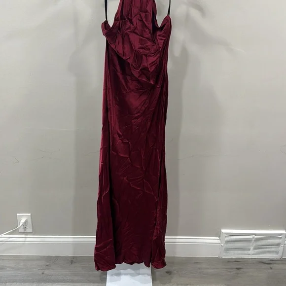 House of Harlow 1960 x REVOLVE Astra Gown in Burgundy - Picture 6 of 15